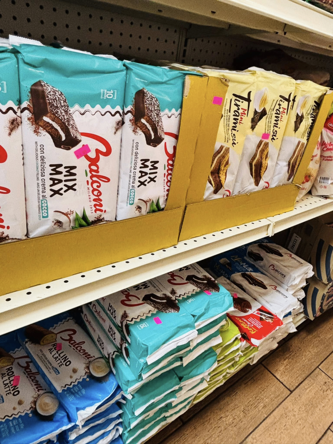 Balconi Mix Max, Mini Tiramisù and Rollino al Latte stacked on the shelf